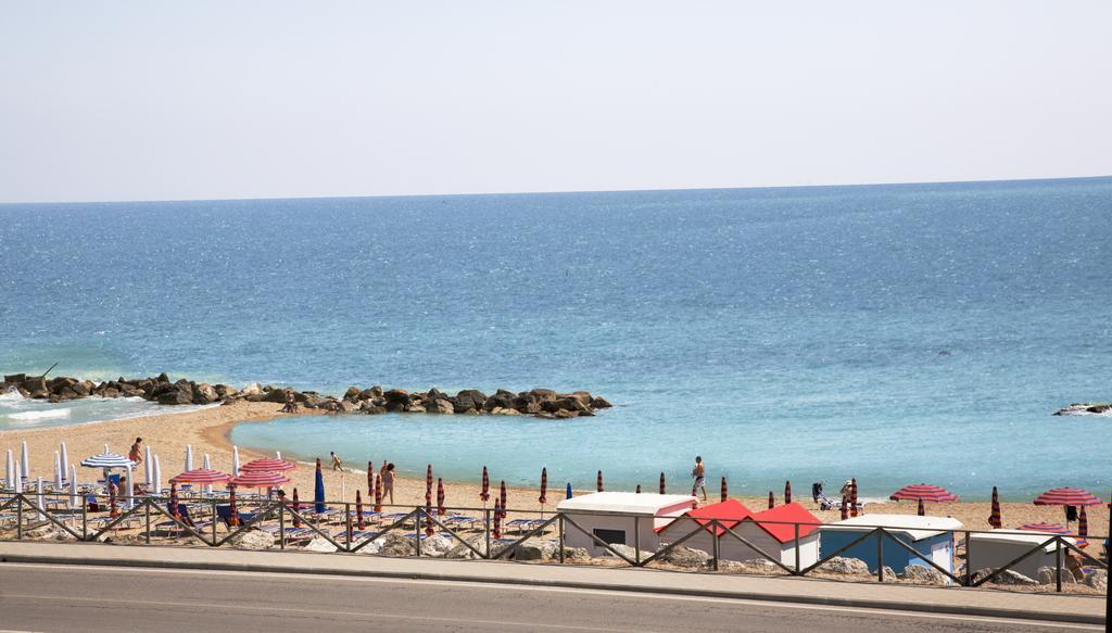 Hotel Giannino Porto Recanati Kültér fotó